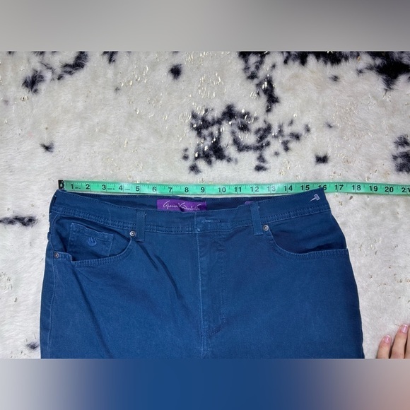 Gloria Vanderbilt Women’s Teal Amanda High Rise Denim Jeans Size 12 - Picture 2 of 10